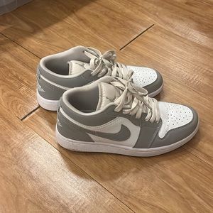 womens nike wolf grey air jordan 1 low